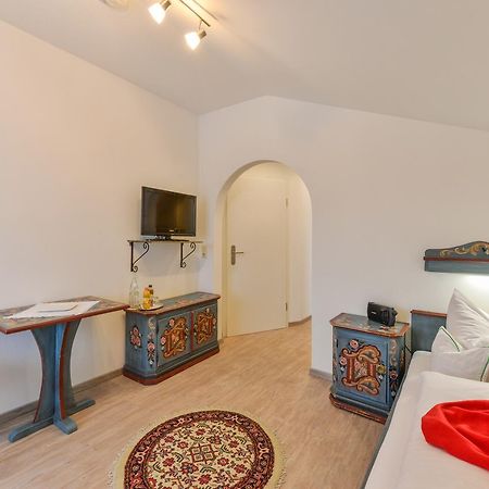 Ferienhotel Hahn Garni ルーポルディング エクステリア 写真
