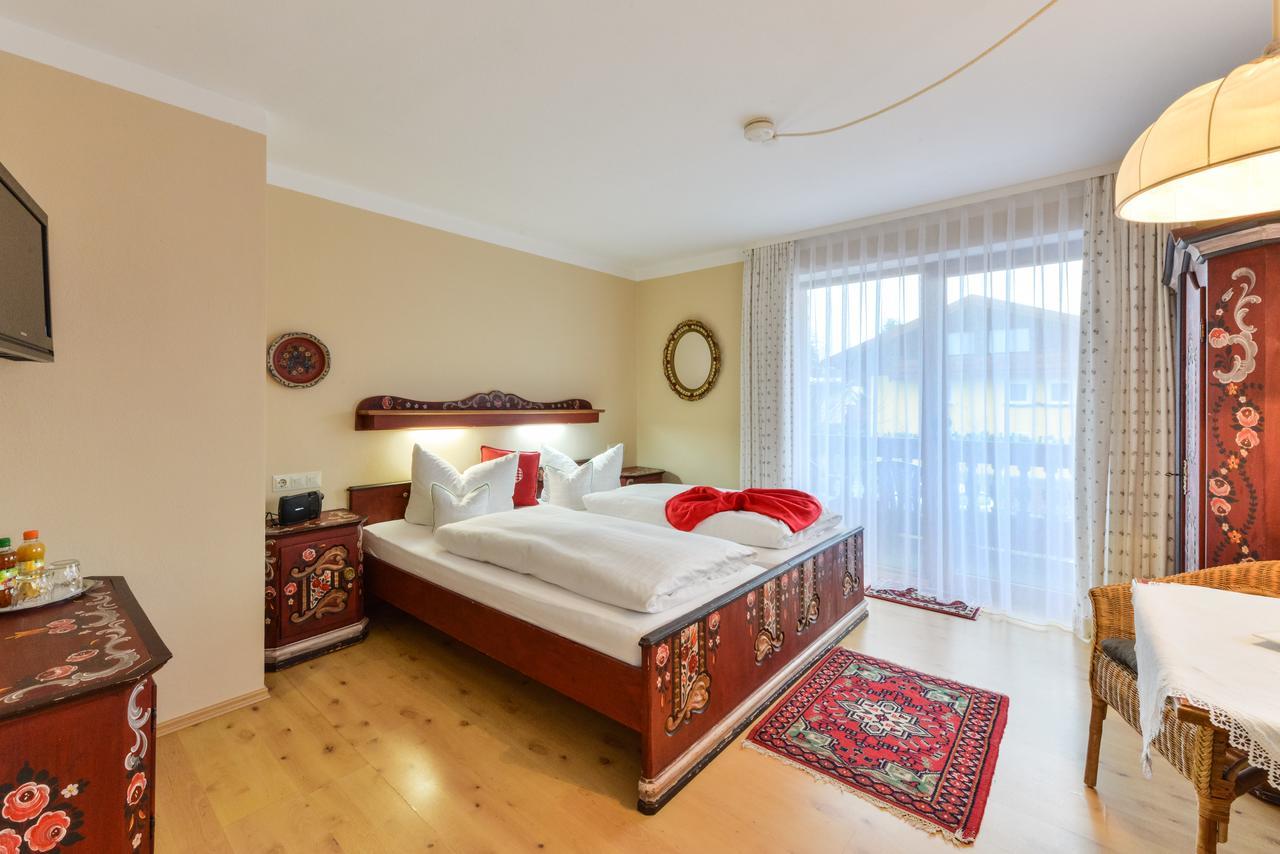 Ferienhotel Hahn Garni ルーポルディング エクステリア 写真