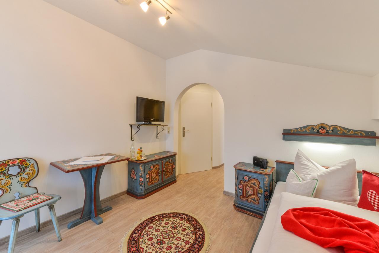 Ferienhotel Hahn Garni ルーポルディング エクステリア 写真