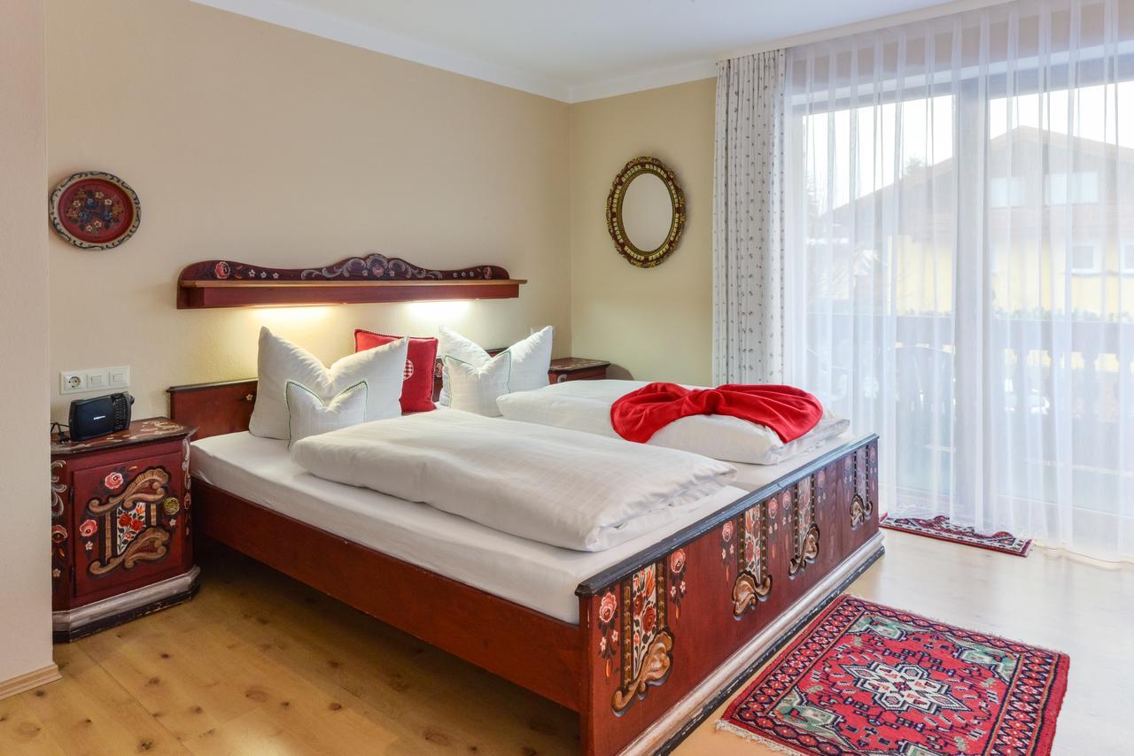 Ferienhotel Hahn Garni ルーポルディング エクステリア 写真